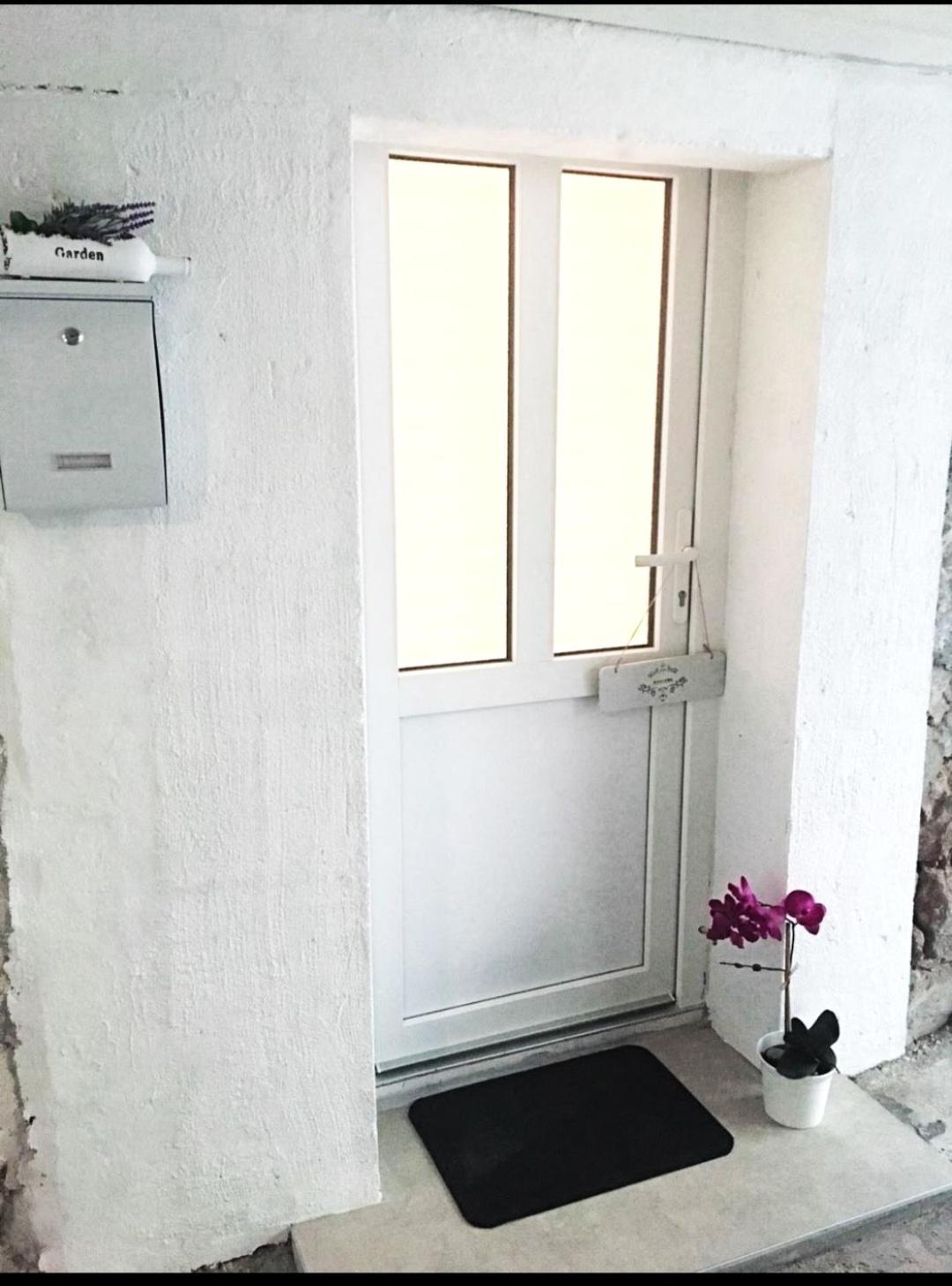 Central Apartment & Room Niko Split Exterior photo
