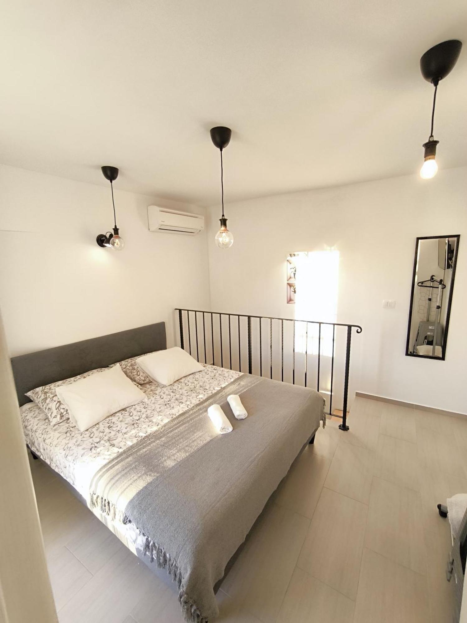 Central Apartment & Room Niko Split Exterior photo