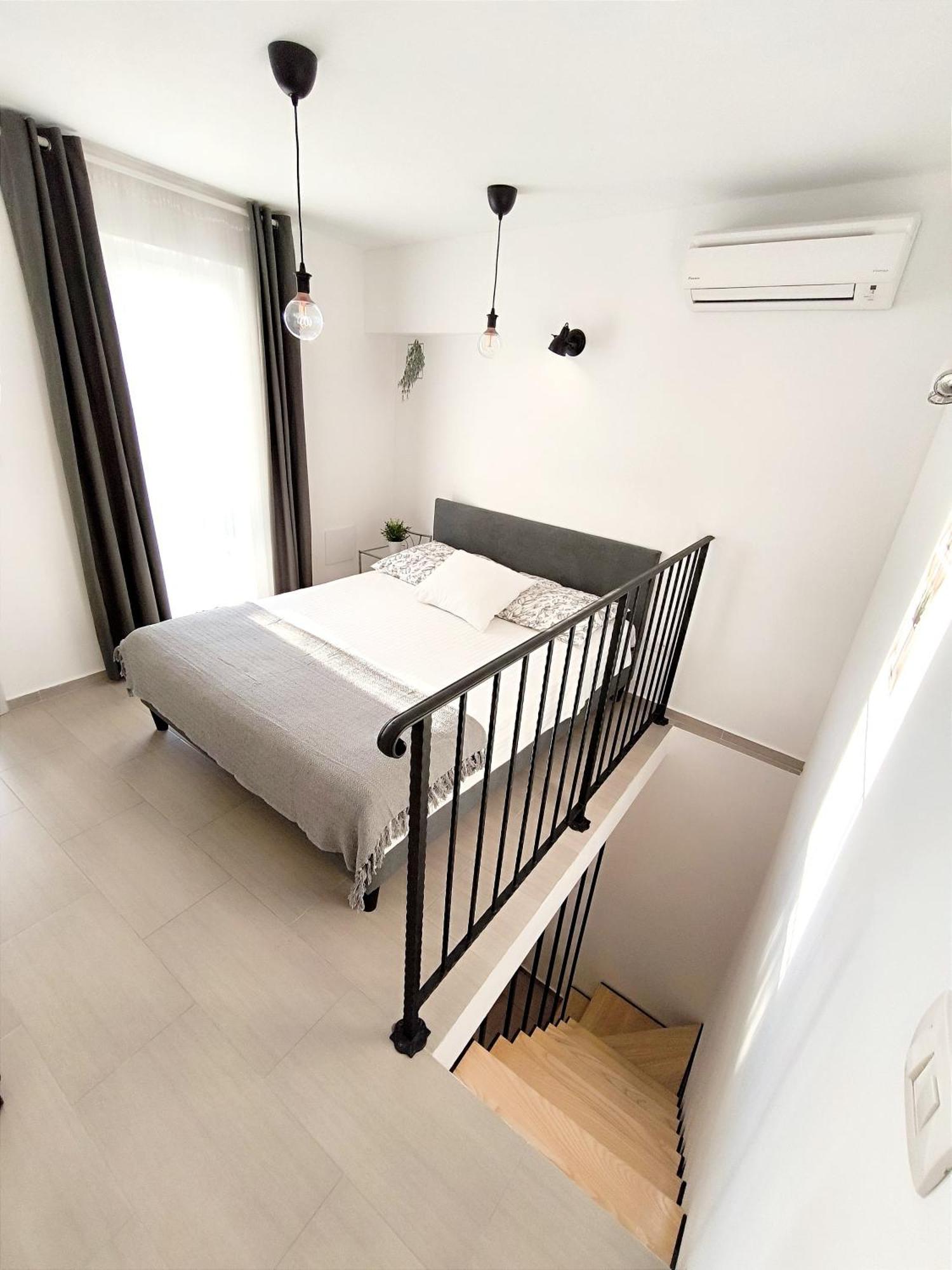 Central Apartment & Room Niko Split Exterior photo
