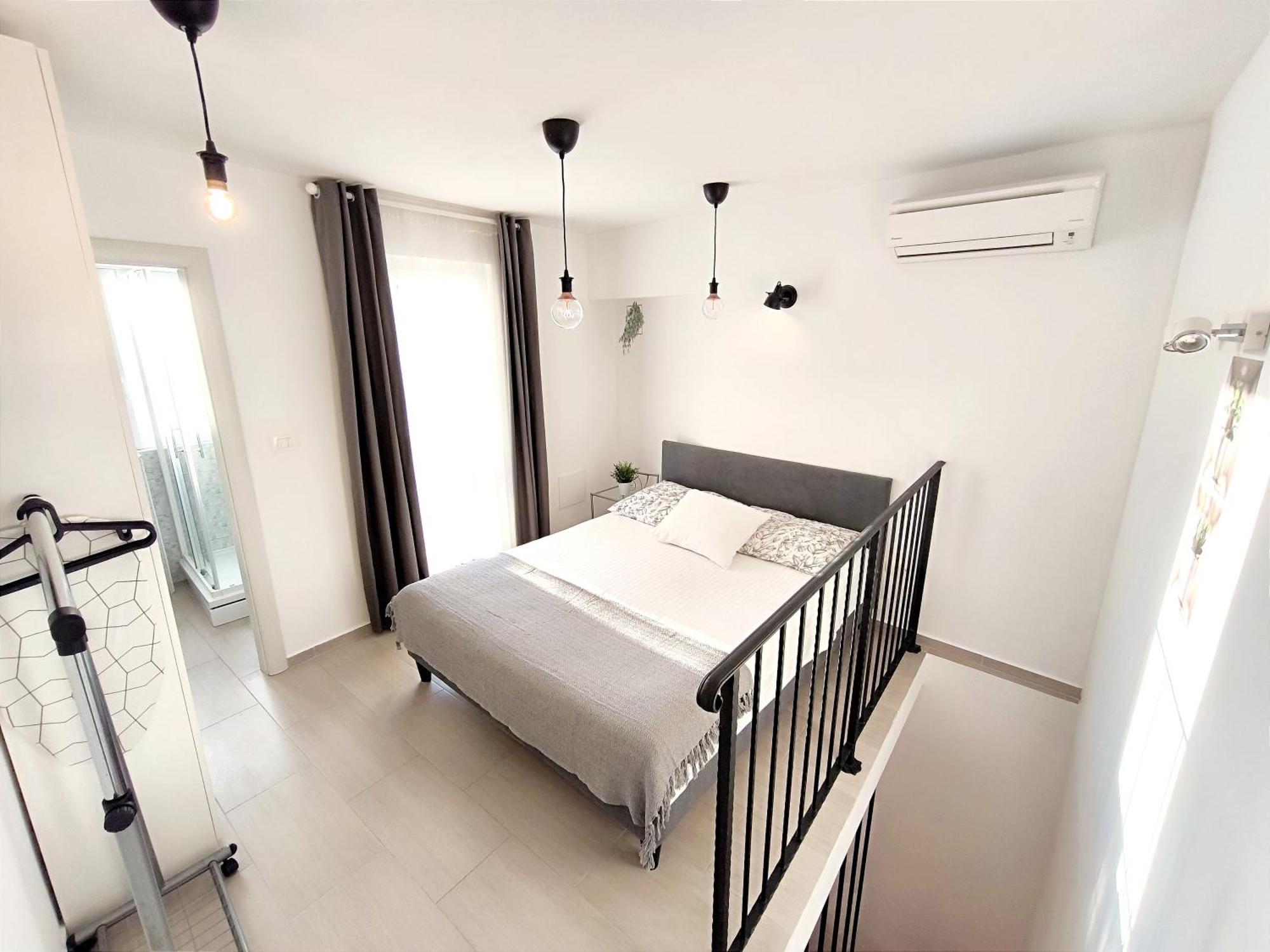 Central Apartment & Room Niko Split Exterior photo