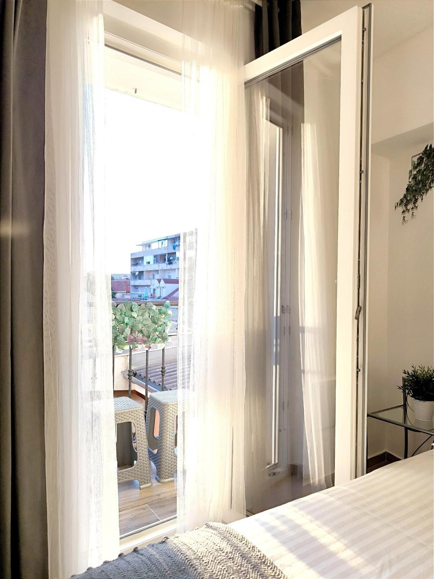 Central Apartment & Room Niko Split Exterior photo