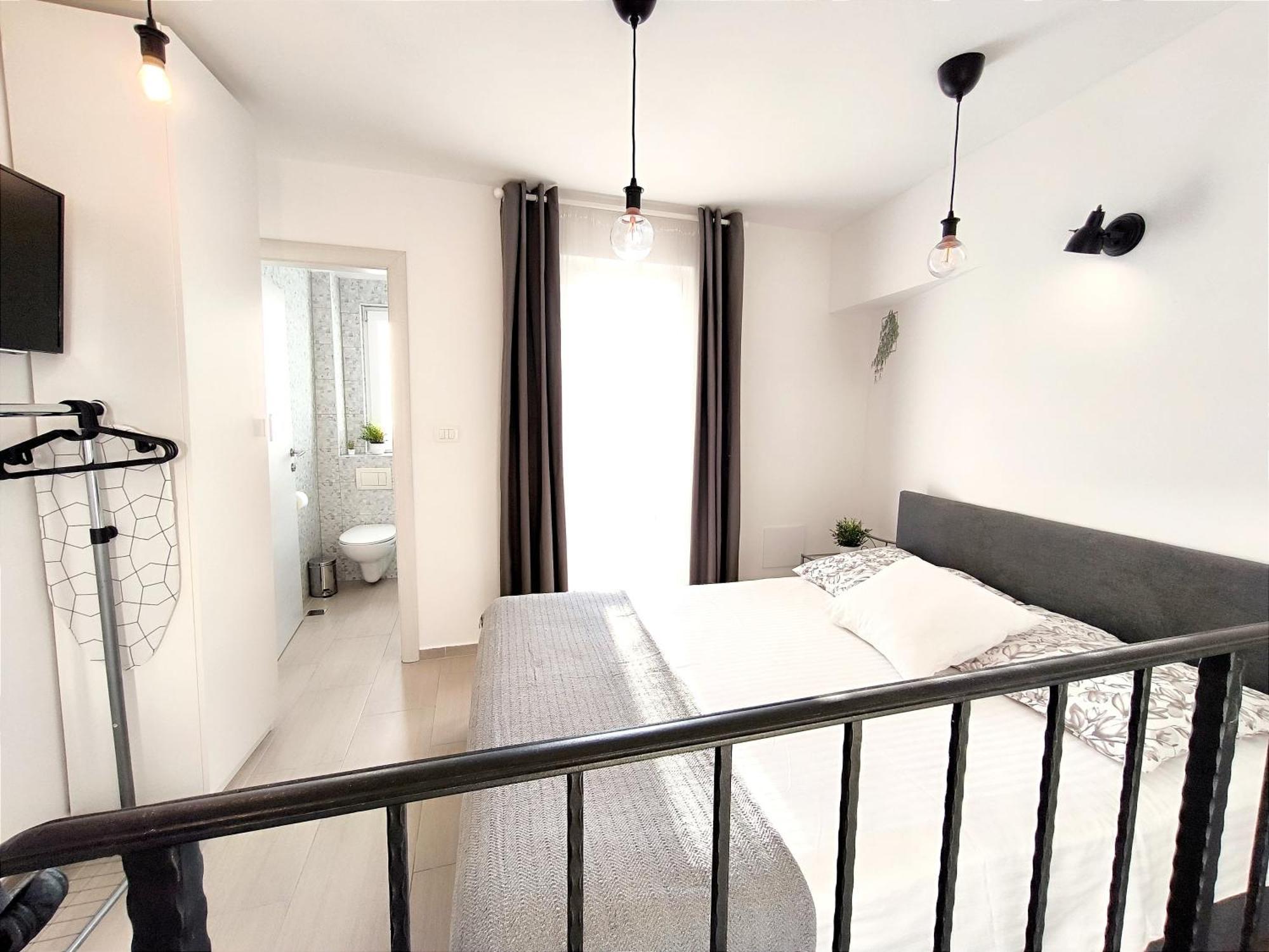 Central Apartment & Room Niko Split Exterior photo